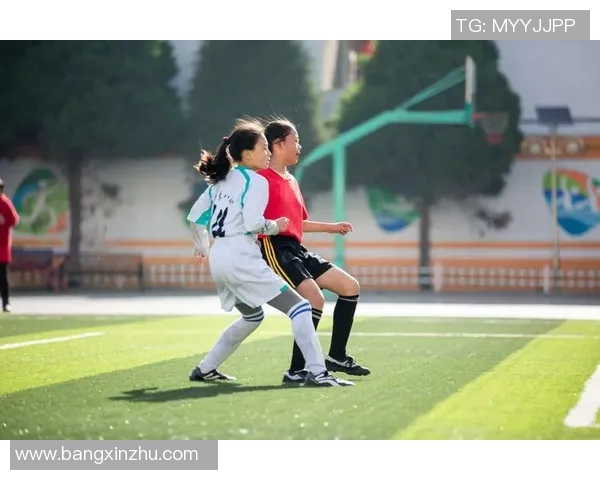 女性足球巨星风采：强势登场，展现魅力与实力的足球女神们