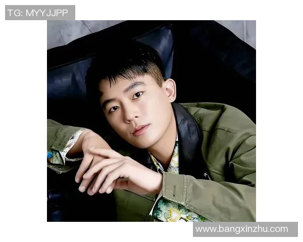 欧豪与足球球星同框合影视频曝光 展现明星与体育巨星亲密互动瞬间