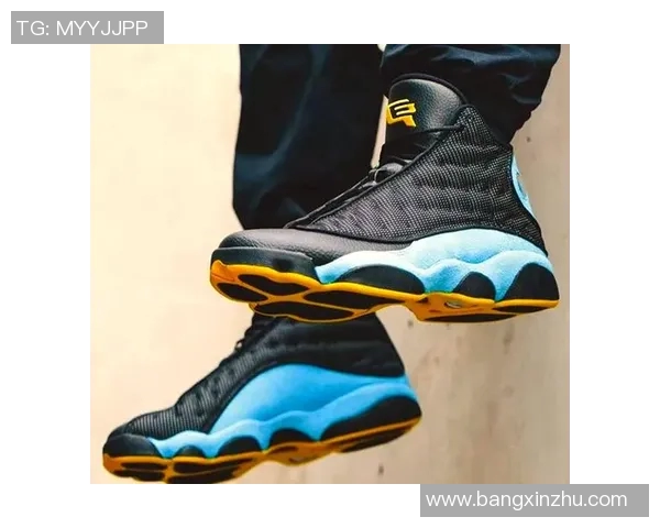 球星上脚传奇五足球鞋再度亮相 见证经典与创新的完美融合 球星上脚传奇五足球鞋再度亮相 见证经典与创新的完美融合