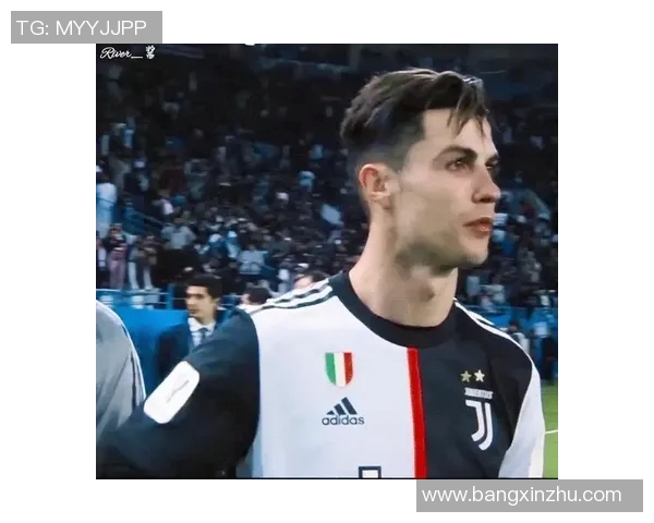 C罗传奇征程：从足坛少年到全球足球巨星的辉煌之路